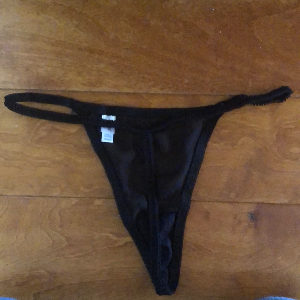 Lingerie - Picture 4 of 6